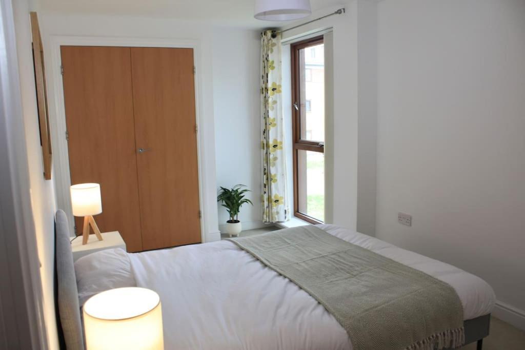 2 Bed 2 Bath Apartment & Parking - Lgw 10Min Drive Crawley  Exterior foto