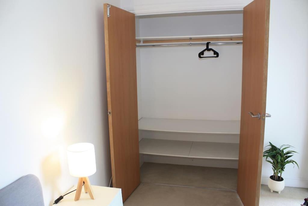 2 Bed 2 Bath Apartment & Parking - Lgw 10Min Drive Crawley  Exterior foto