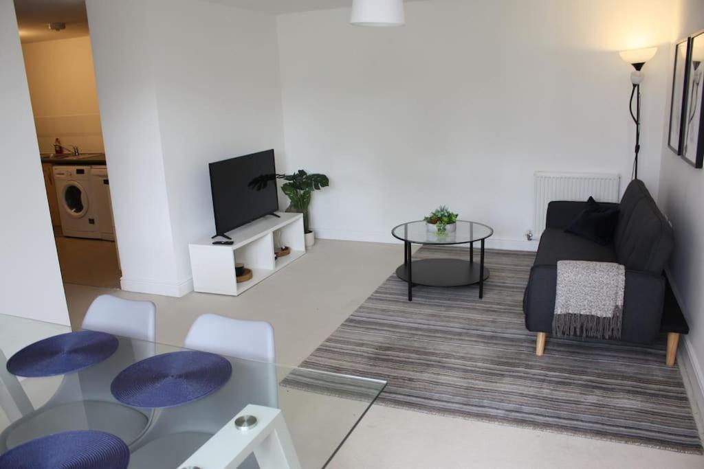 2 Bed 2 Bath Apartment & Parking - Lgw 10Min Drive Crawley  Exterior foto